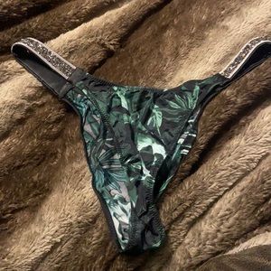 BRAND NEW VICTORIAS SECRET PANTIES
